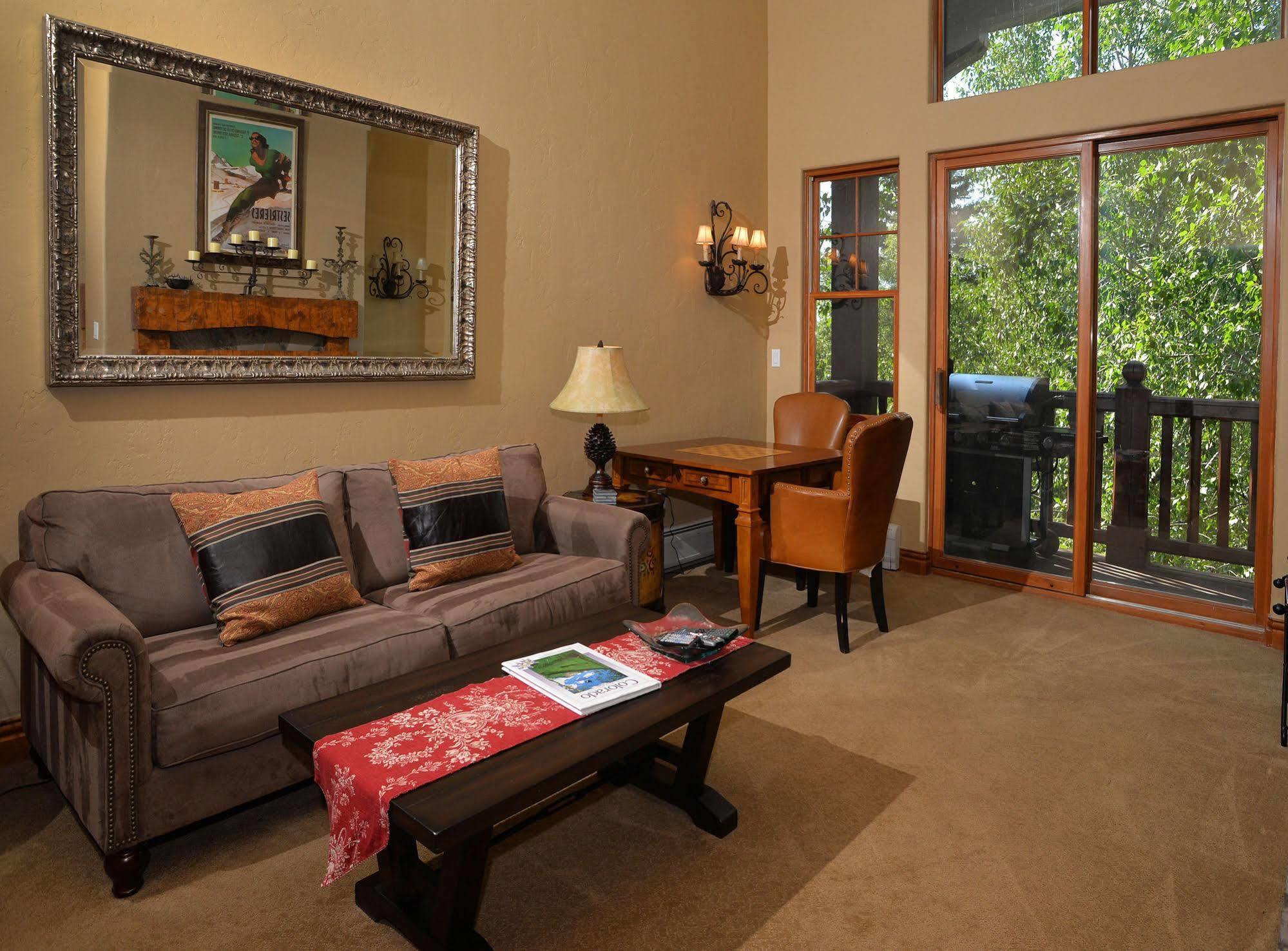Lodge At Brookside Avon Village 外观 照片