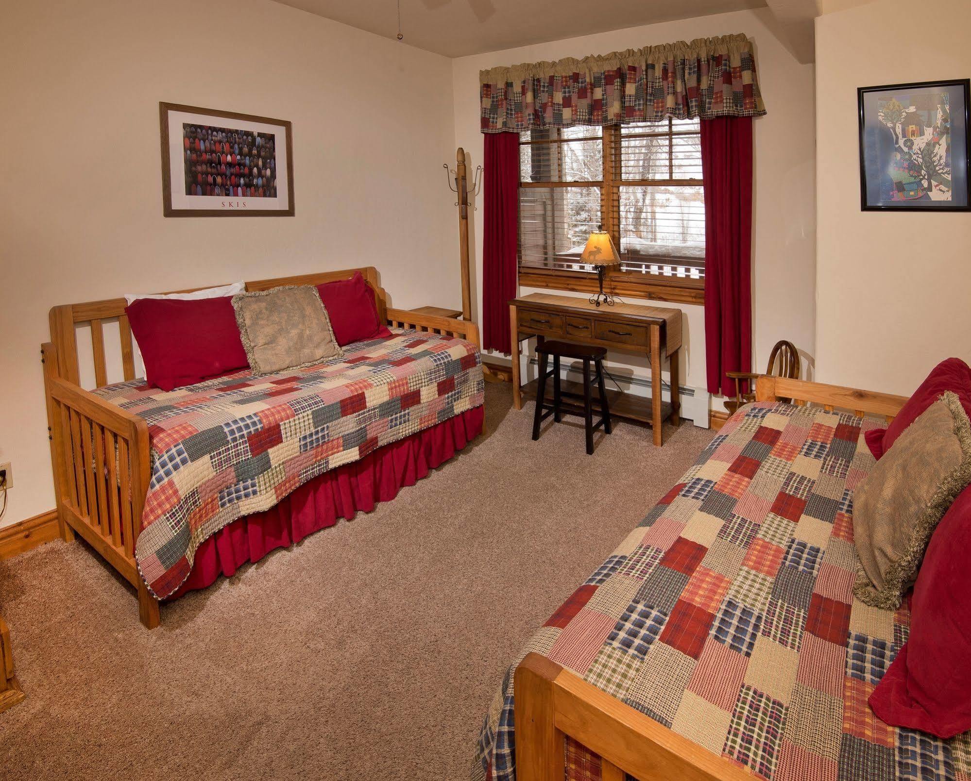 Lodge At Brookside Avon Village 外观 照片